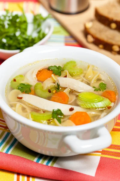 Sopa de fideos de pollo —  Fotos de Stock