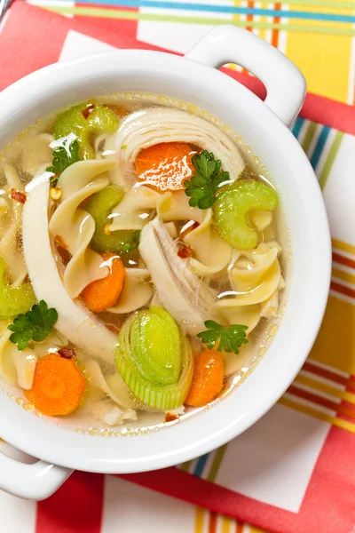 Zuppa di noodle di pollo — Foto Stock