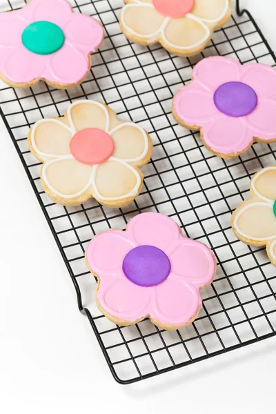 Suiker koekjes gevormd als bloemen — Stockfoto