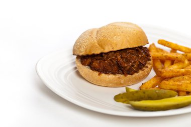 BBQ domuz sandviçi çekti.