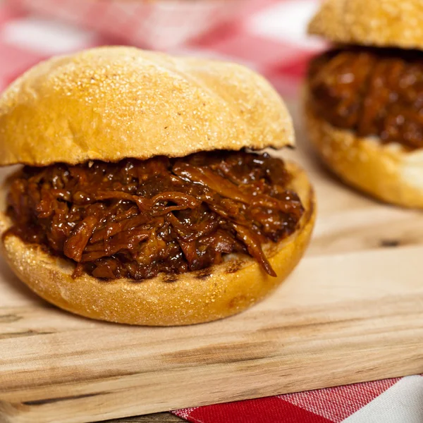 BBQ tiró sándwich de cerdo —  Fotos de Stock