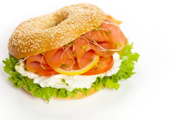 krem peynir ve füme somon simit