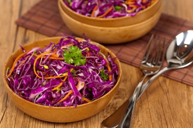 kırmızı lahana salatası