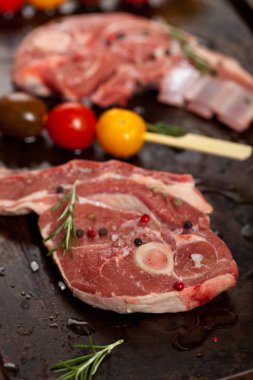 çiğ kuzu pirzolası