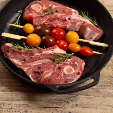 çiğ kuzu pirzolası