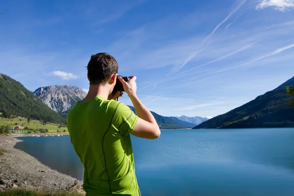 Naturfotografsegla på sjön — Stockfoto