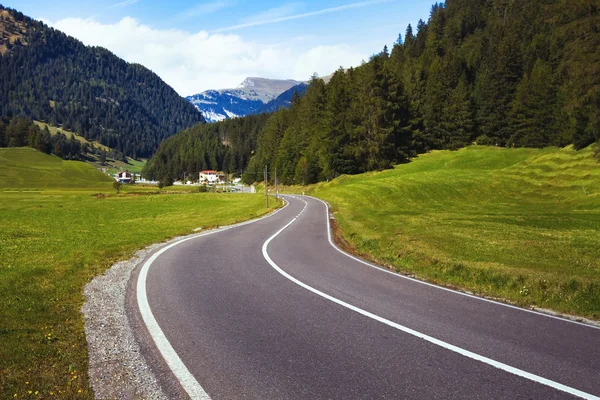 Road in mountains — Stock Photo, Image