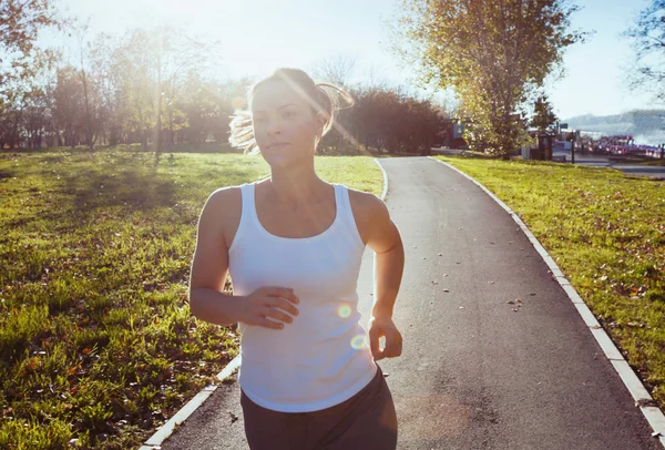 Mujer corriendo —  Fotos de Stock