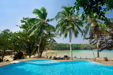 Otelde yüzme havuzu