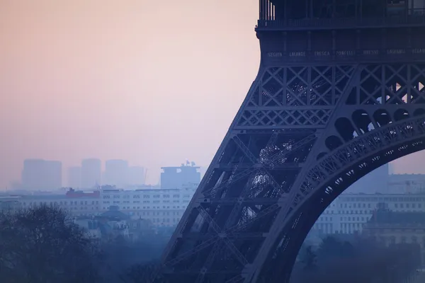 Primer plano de la torre Eiffel —  Fotos de Stock