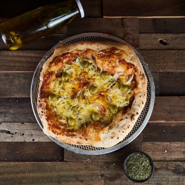 Farklı bir İtalyan pizzası. 