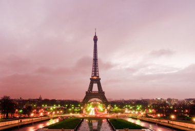 sunrise tour Eiffel