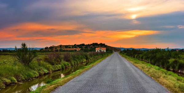 Estrada de Narbonne para Toulouse, França Imagem De Stock