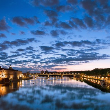 Toulouse, Fransa. Hotel de ville, pont saint pierre (saint pierre Köprüsü).