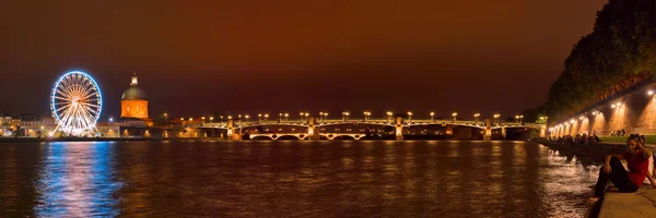 Toulouse, Frankrike. Hopital la grave, pont saint pierre (saint pierre bridge). — Stockfoto