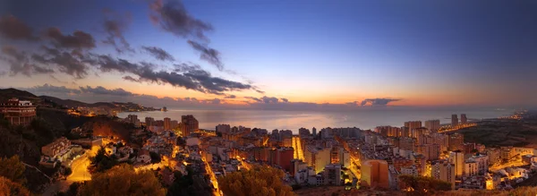 Vista panorâmica de uma cidade espanhola Cullera ao nascer do sol Imagem De Stock