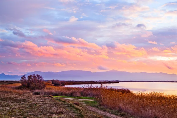 Lago Canet Saint Nazaire cerca de Canet plage, Perpiñán, Francia Imagen de archivo