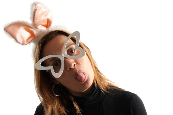Bunny meisje de tong uitsteekt — Stockfoto