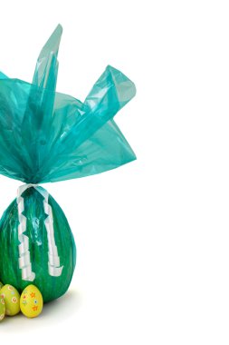 Köşeden çikolata Paskalya yortusu yumurta