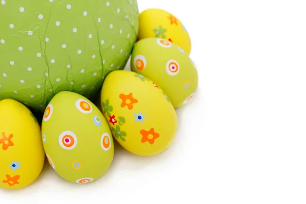 Uovo di Pasqua avvolto verde da angolo — Foto Stock