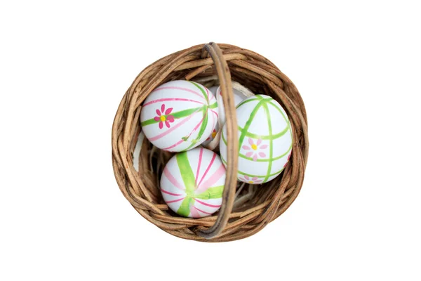 Paskalya yumurtaları sepet top bir görüntüleme — Stok fotoğraf