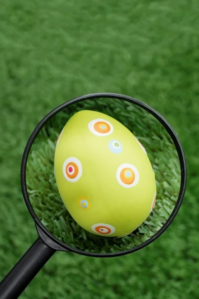 Easter egg found — Stock Photo, Image