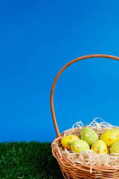 Huevos de Pascua escena caza —  Fotos de Stock
