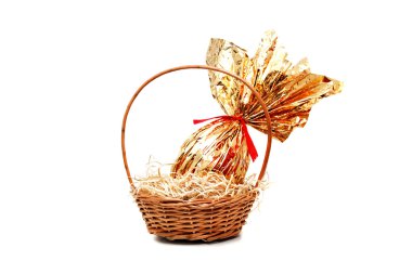 sepet içine altın Paskalya yortusu yumurta