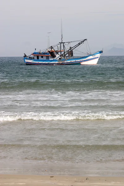 Barco de pesca —  Fotos de Stock