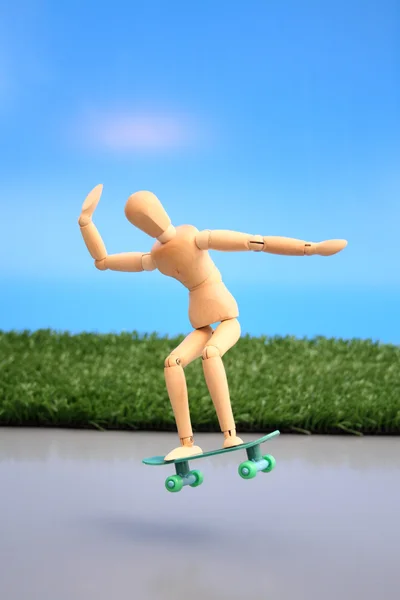 Dummy voando um skate — Fotografia de Stock