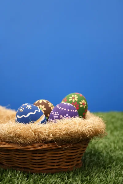 Easter basket — Stockfoto