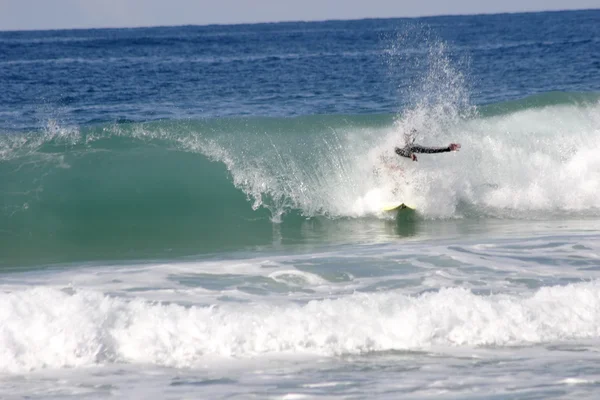 Salpicadura de surf —  Fotos de Stock