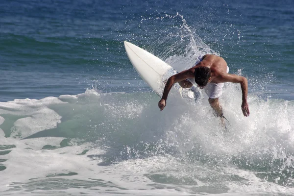 Surf manőver — Stock Fotó