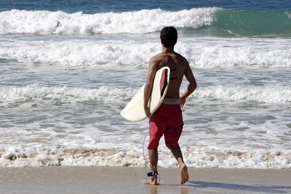 Gaan om te surfen — Stockfoto