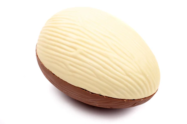 Uovo di cioccolato - mezzo scuro e bianco — Foto Stock