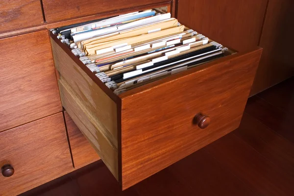 Armário de arquivo de madeira — Fotografia de Stock