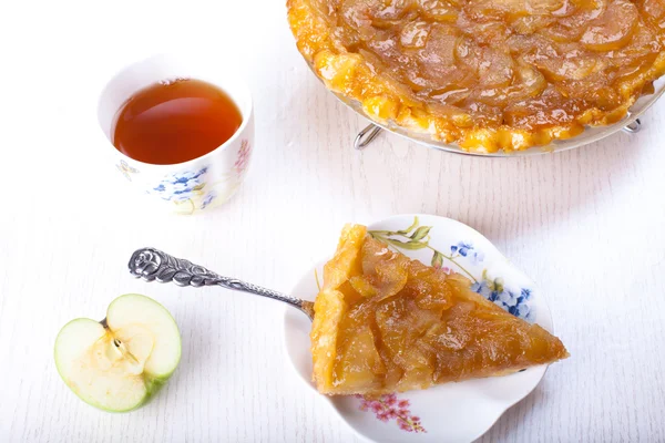 Tart tatin served on a table — Stock Photo, Image