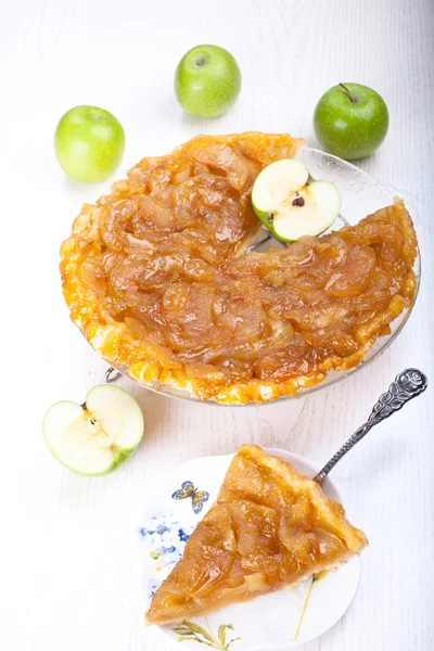 Tart tatin served on a table — Stock Photo, Image