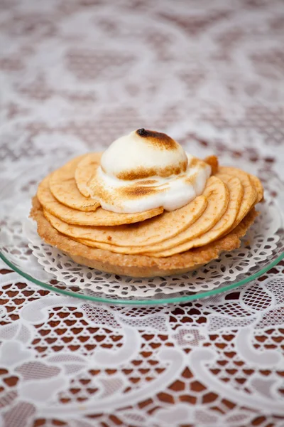 Apple meringue tart — Stock Photo, Image