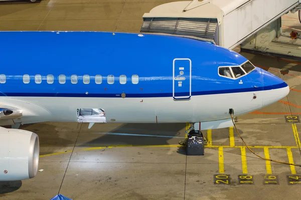 Boeing 737 på ramp Stockbild