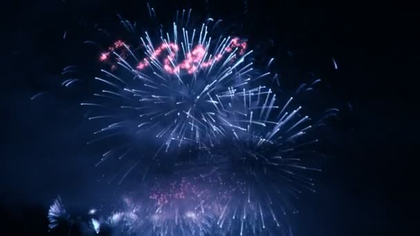 Feliz Navidad en fuegos artificiales azules — Vídeos de Stock