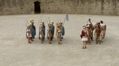 bir reenactment Romalılar ve cottians arasındaki savaş sırasında Roma ve Galya asker