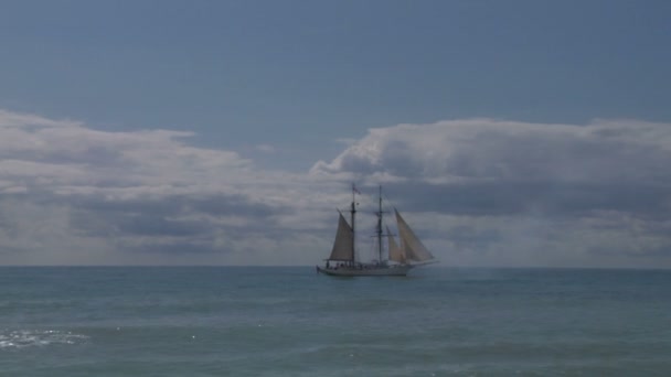 Deux voiliers 