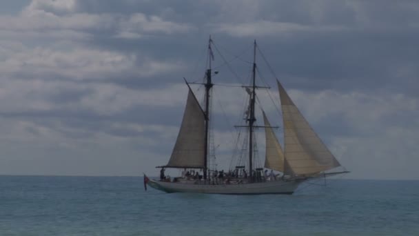 Two sailing vessel — Stock Video