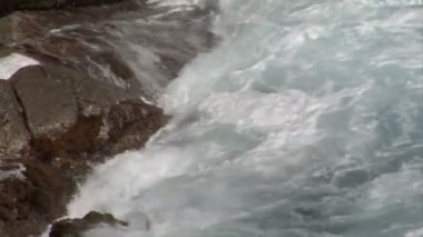 bol köpüklü dalga, yakın çekim