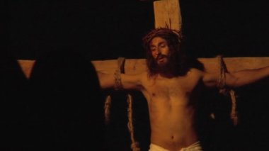 İsa'nın çarmıha germe gösterimi