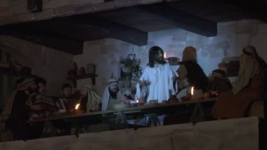İsa'nın son akşam yemeği gösterimi