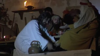 İsa'nın son akşam yemeği gösterimi