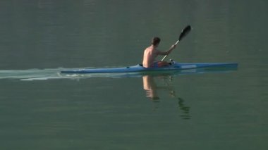 atletik erkek göle kanosu