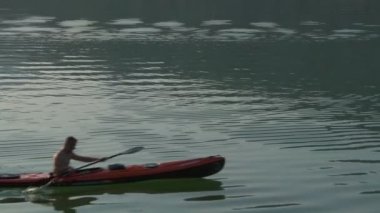 atletik erkek göle kanosu